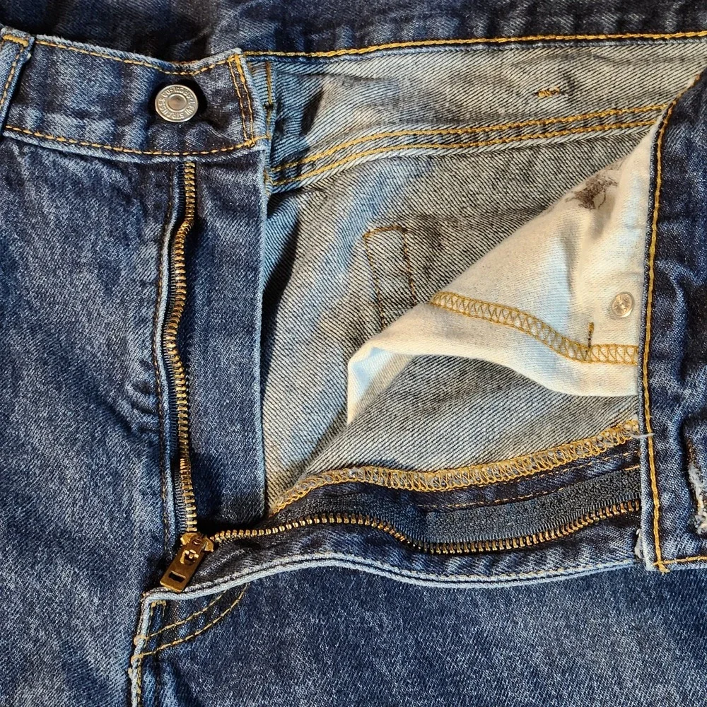 Levis 505 Jeans Mens 38x32 Blue‎ Classic Straight Leg Mid Rise Dark Wash Denim